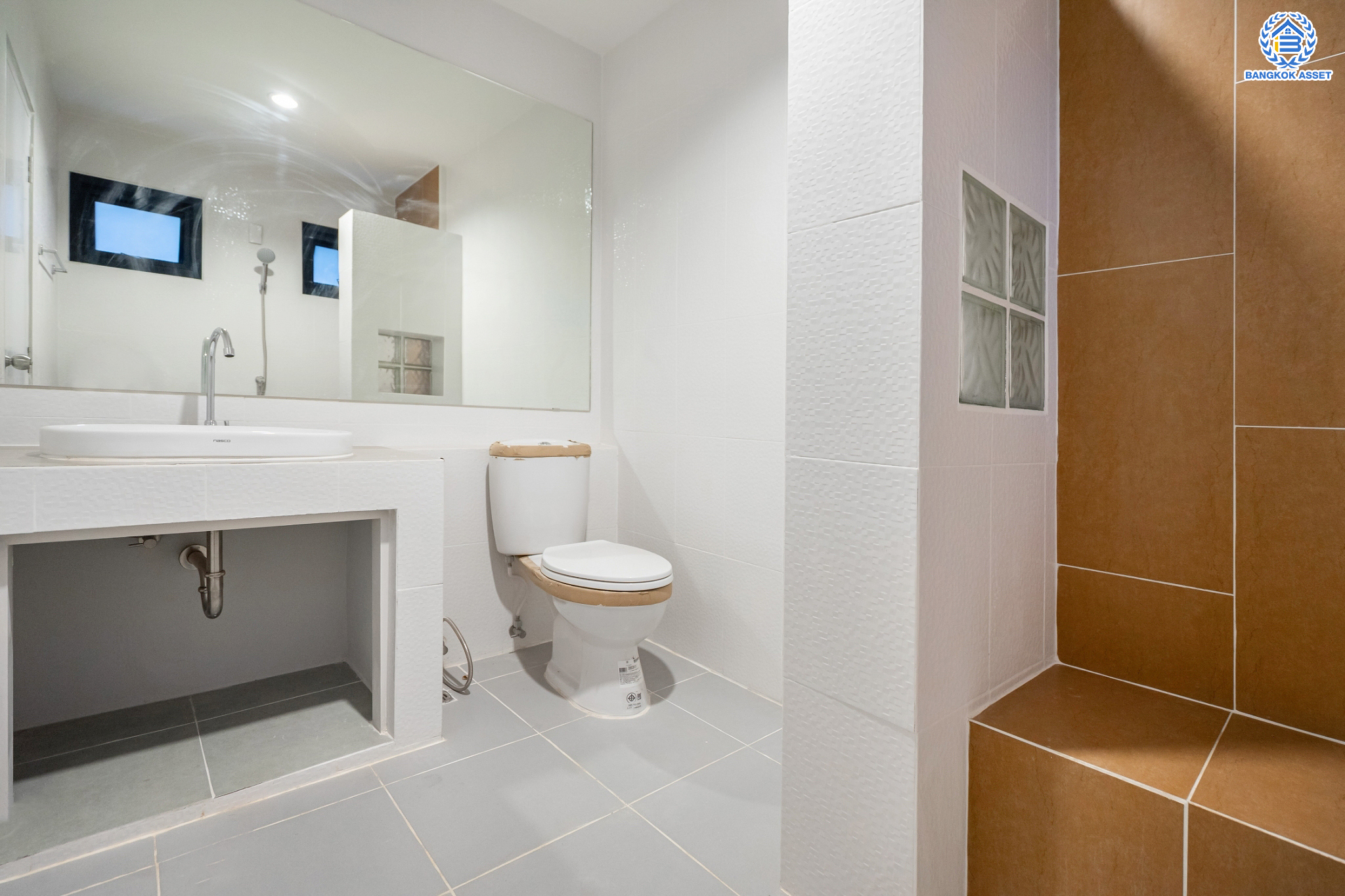 บ้านมือสองตกแต่งใหม่ ม.ชัยพฤกษ์ บางบัวทอง บ้านเดี่ยวแบรนด์ LH หลังมุม เนื้อที่ 77.1 ตร.ว. ฟังก์ชัน 3 ห้องนอน 4 ห้องน้ำ 1 ห้องอเนกประสงค์ 1 ห้องแม่บ้าน จอดรถ 2 คัน พร้อม Facilities ครบครัน บนทำเลเดินทางสะดวก ติดถนนบางกรวย-ไทรน้อย ใกล้เซ็นทรัลเวสต์เกต และรถไฟฟ้าสายสีม่วง "สถานีบางพลู"